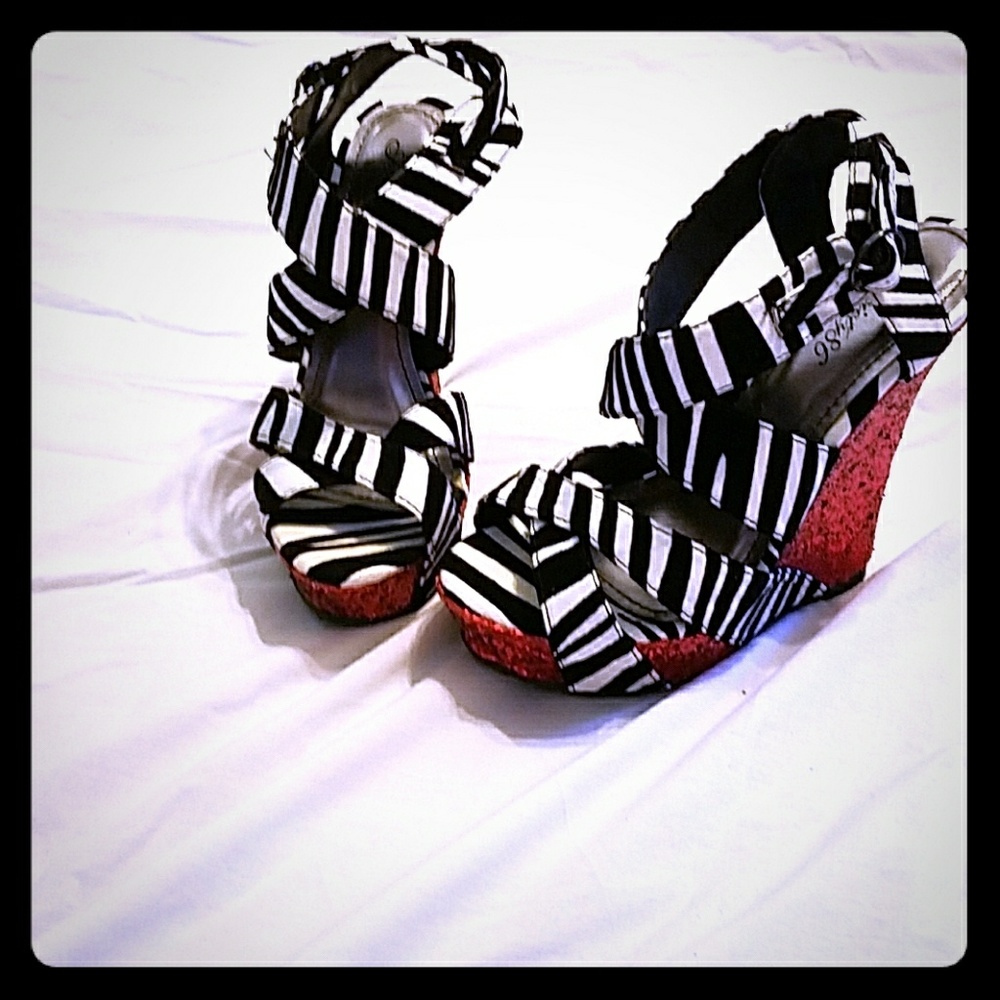 Hot red and zebra platforms